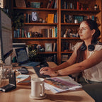 HP Poly Poly Voyager Focus 2 USB-A with charge stand Headset